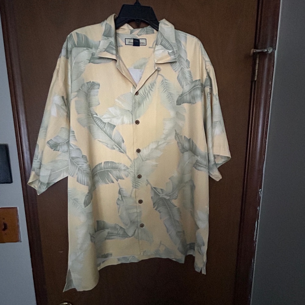 Tommy Bahama Yellow and Green Casual Button Down Shirt